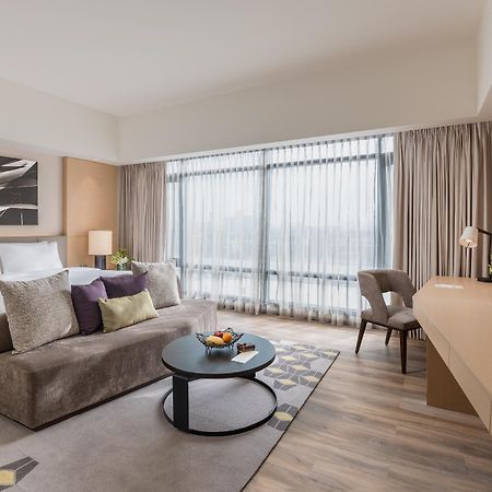 Seda Vertis North Quezon City Exteriör bild Deluxe Suite