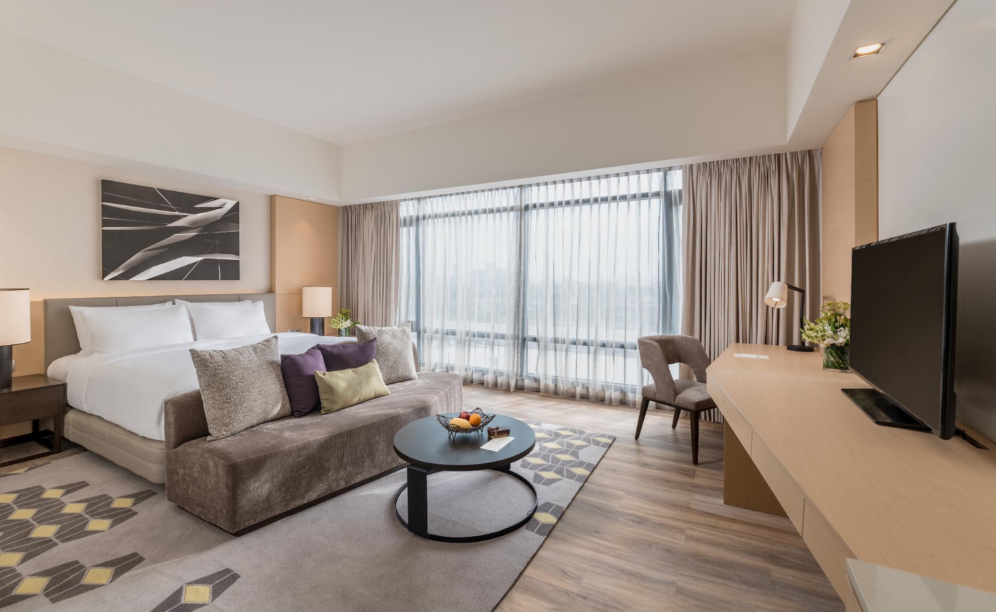 Seda Vertis North Quezon City Exteriör bild Deluxe Suite