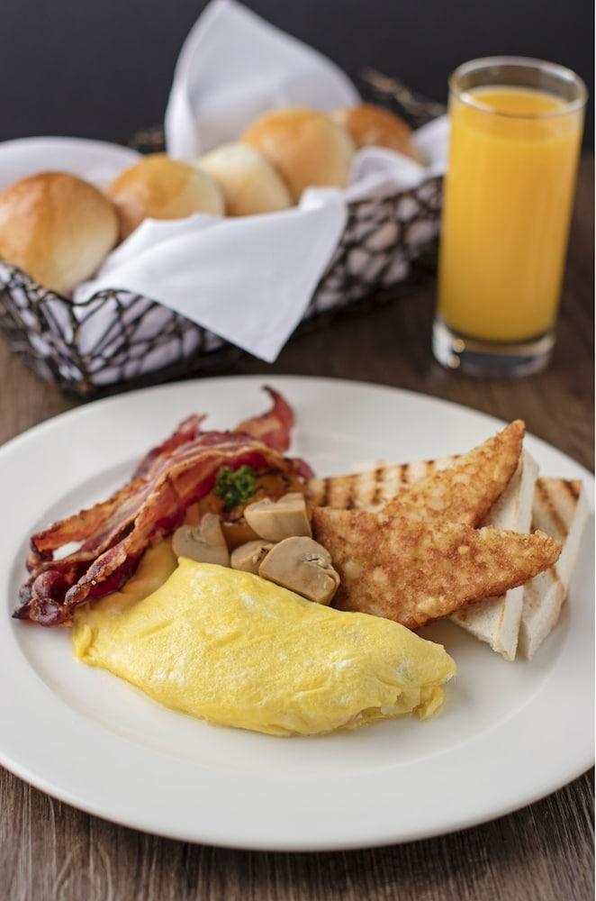 Seda Vertis North Quezon City Exteriör bild Bacon and eggs