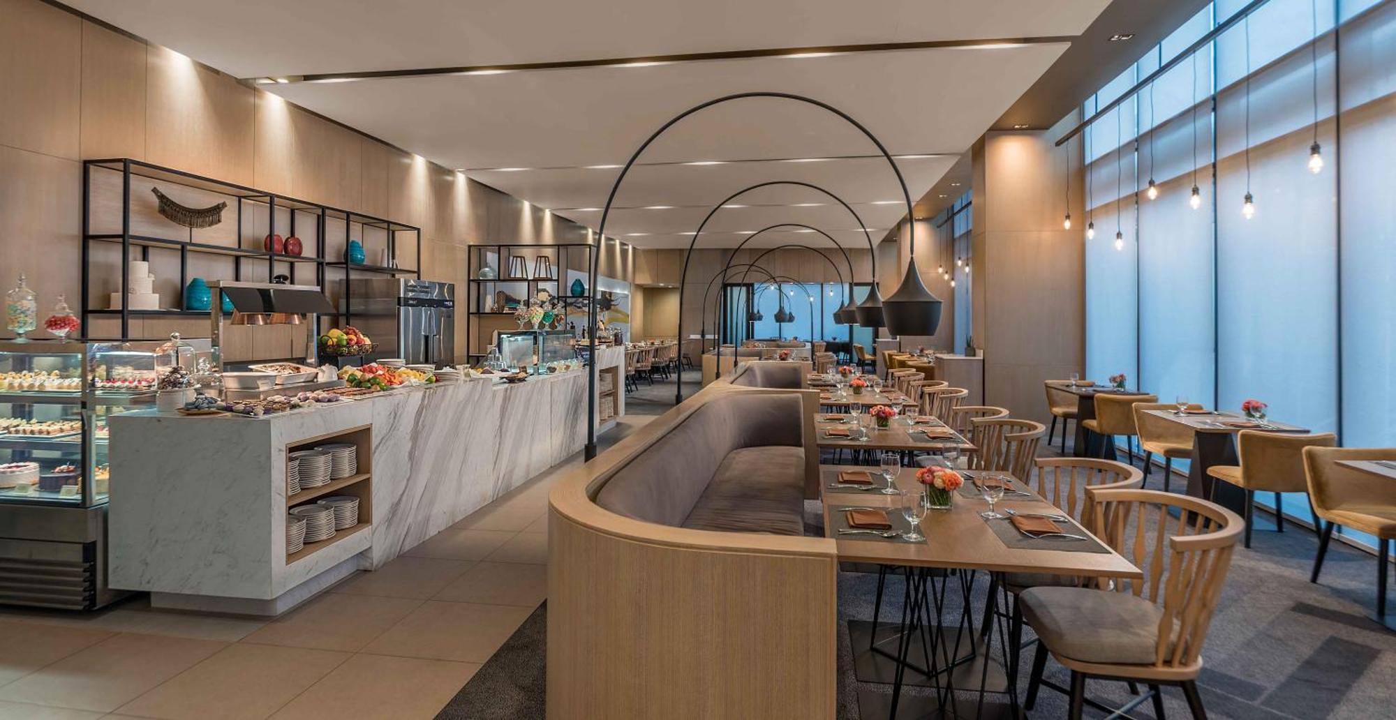 Seda Vertis North Quezon City Exteriör bild The Club at KLIA